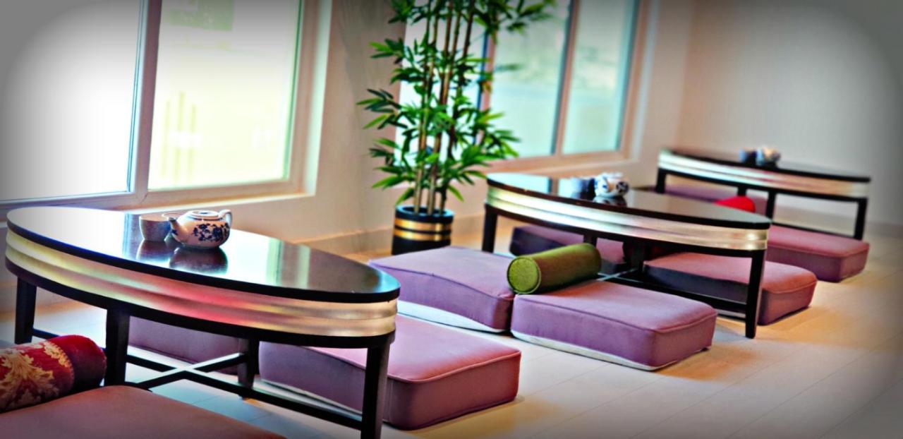 Al Hail Waves Hotel Managed By Centara Muscat Eksteriør billede